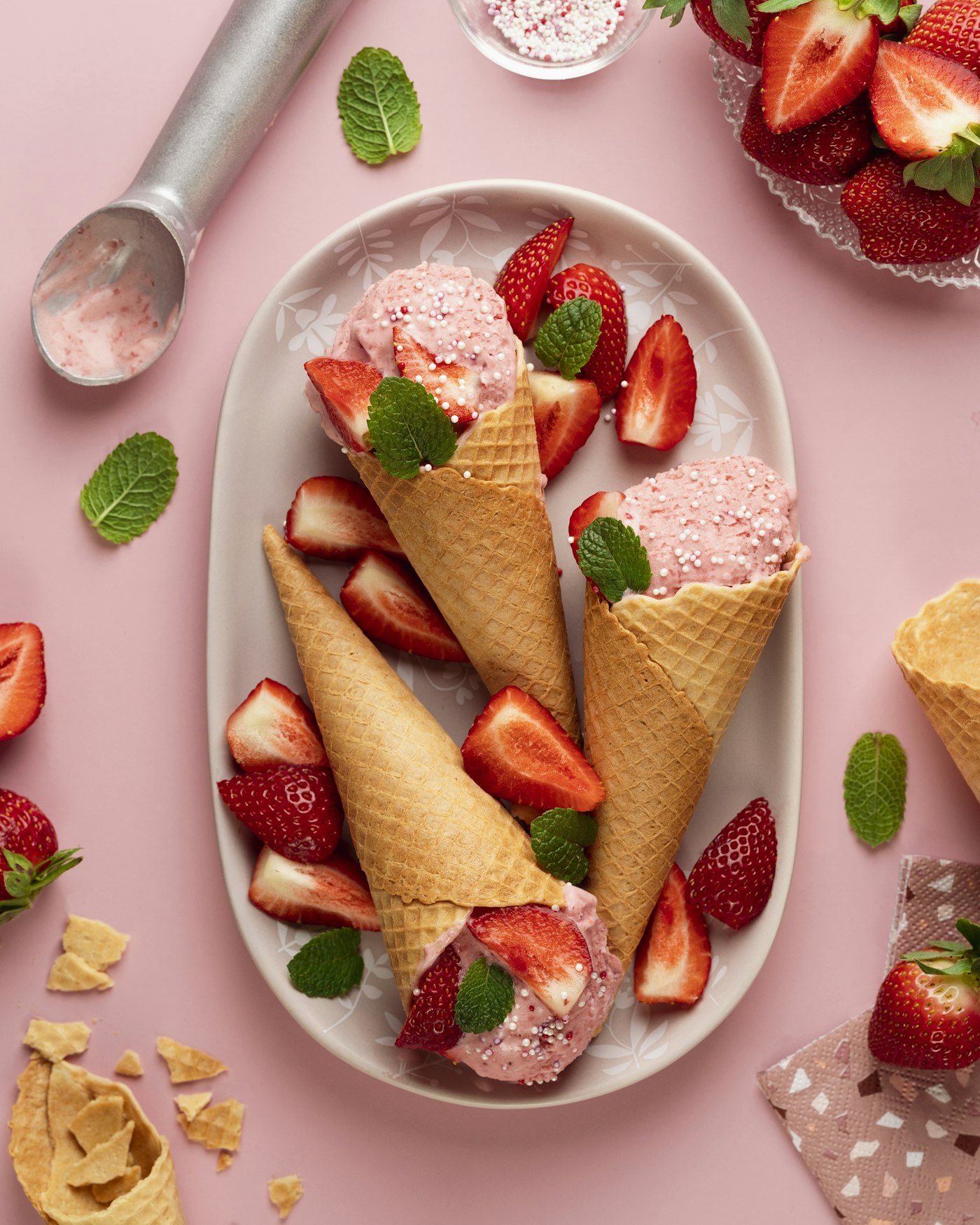 Ice cream scoops in cones and tubs produced for OEM and private label brands